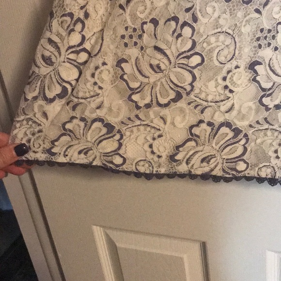 Blue and white lace dress - Picture 4 of 5